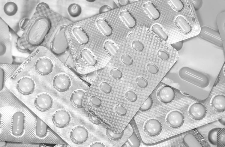 Lista suplementów i leków na szumy uszne